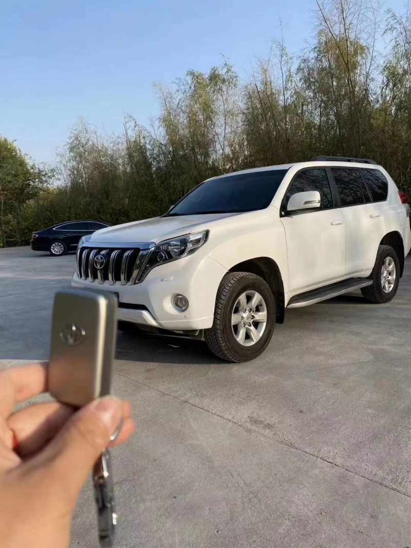 太原抵押车14年丰田普拉多出售