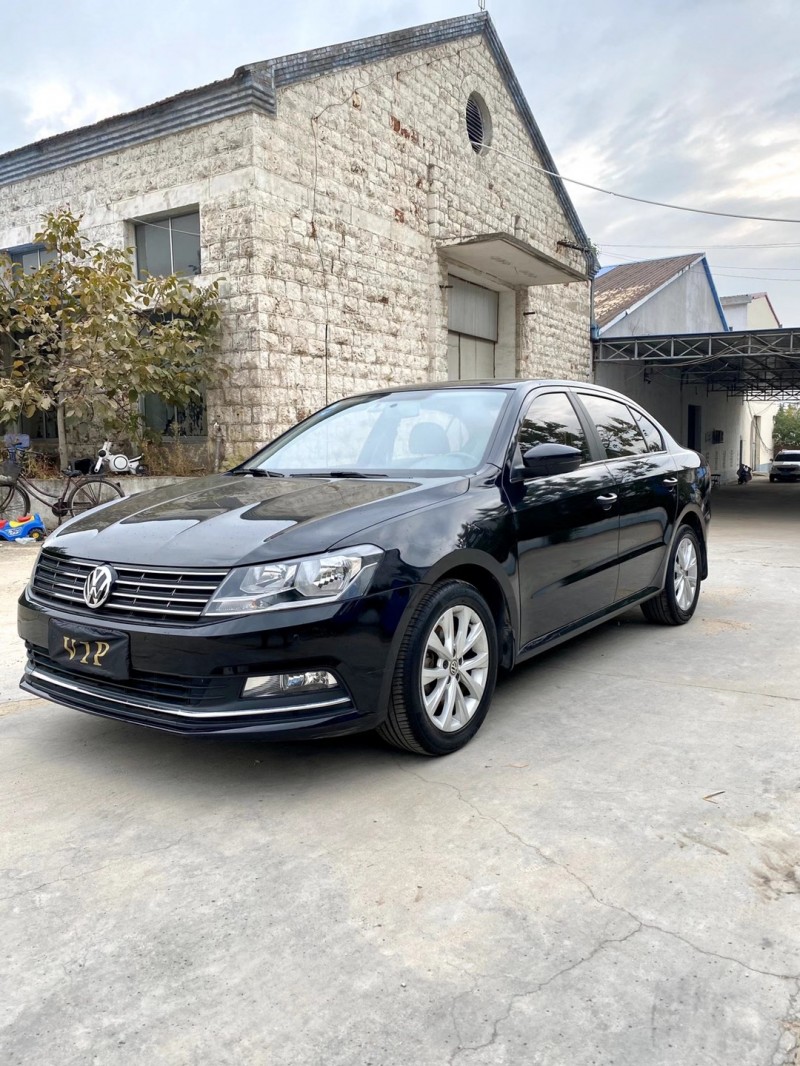 00 万品牌:朗逸表显里程5-8万公里上牌时间2017-12排放标准1.